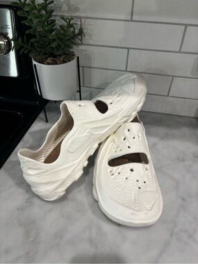 Nike Men’s White Slip-On Clog with Vent Holes